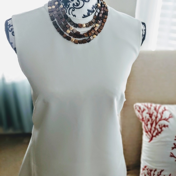 Cream asymmetrical top New size M - Picture 7 of 10